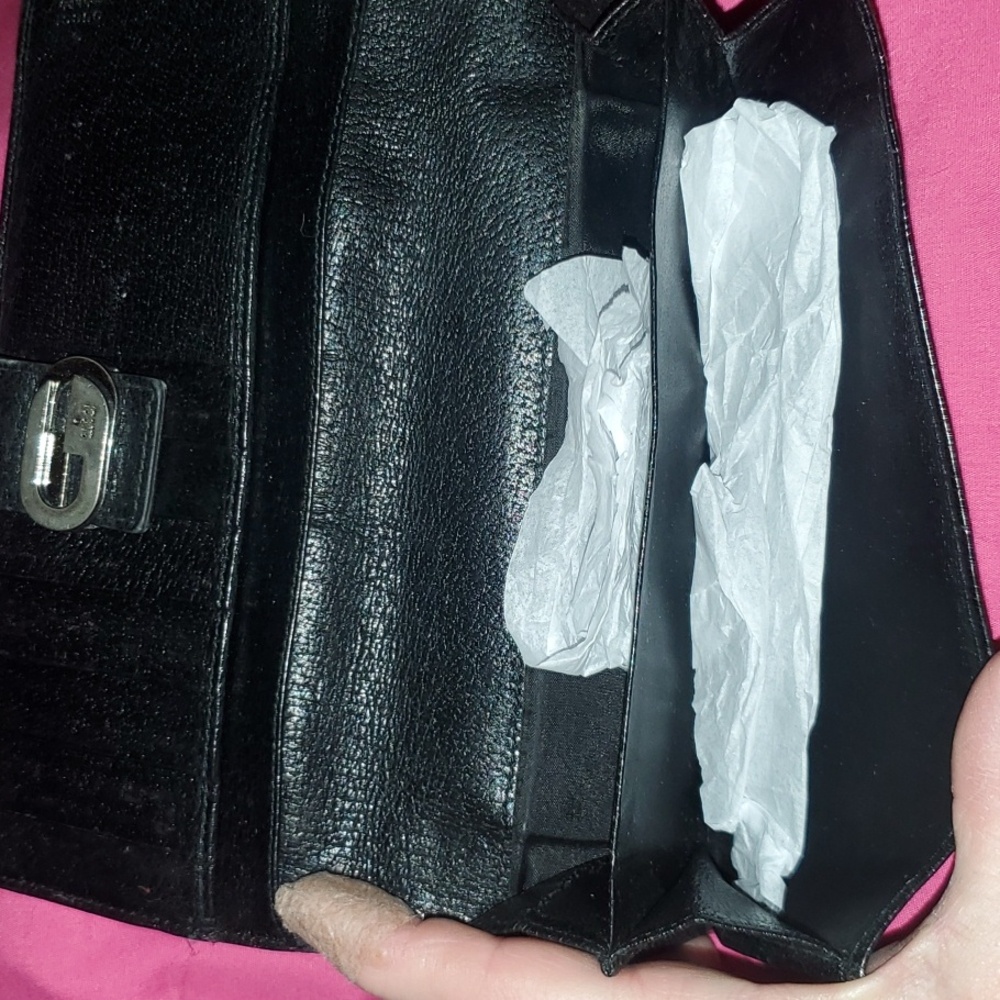 Authentic GUCCI WALLET* - Picture 6 of 13